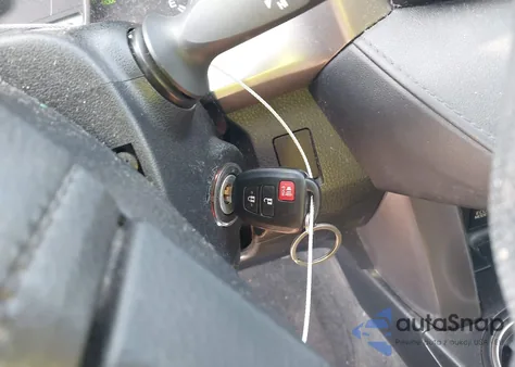 2016 Toyota Rav4 Le z USA, uszkodzony, nr VIN JTMZFREV5GJ093780